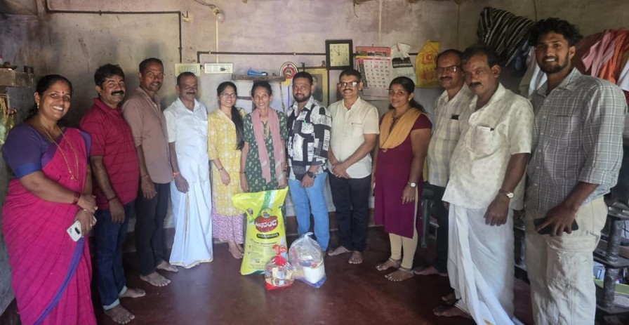 ಅಶಕ್ತ ಕುಟುಂಬಕ್ಕೆ ತಿಂಗಳ ಆಹಾರ ಸಾಮಗ್ರಿ ವಿತರಣೆ