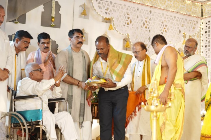 ಅನ್ನದಾನ ಸೇವೆಗೆ ಯುವವಾಹಿನಿಯಿಂದ ₹5 ಲಕ್ಷ ದೇಣಿಗೆ